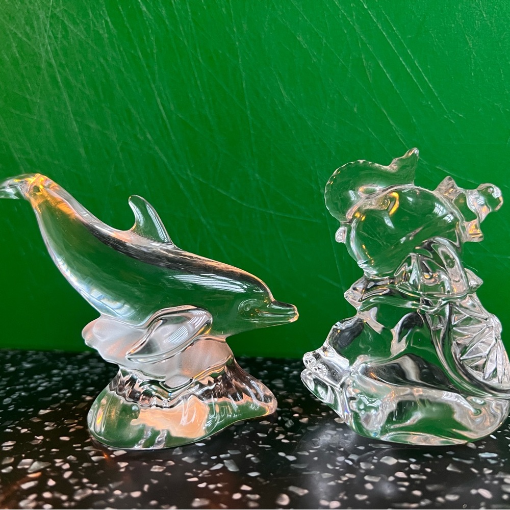 Bleikristall Hand Carved Dolphin, Elephant 🐘 and Vase.
